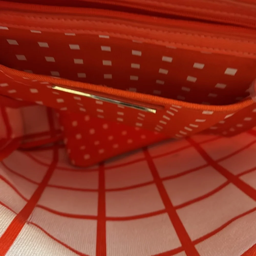 NEW Liz Claiborne Orange Canvas Tote with make up bags - Picture 3 of 7